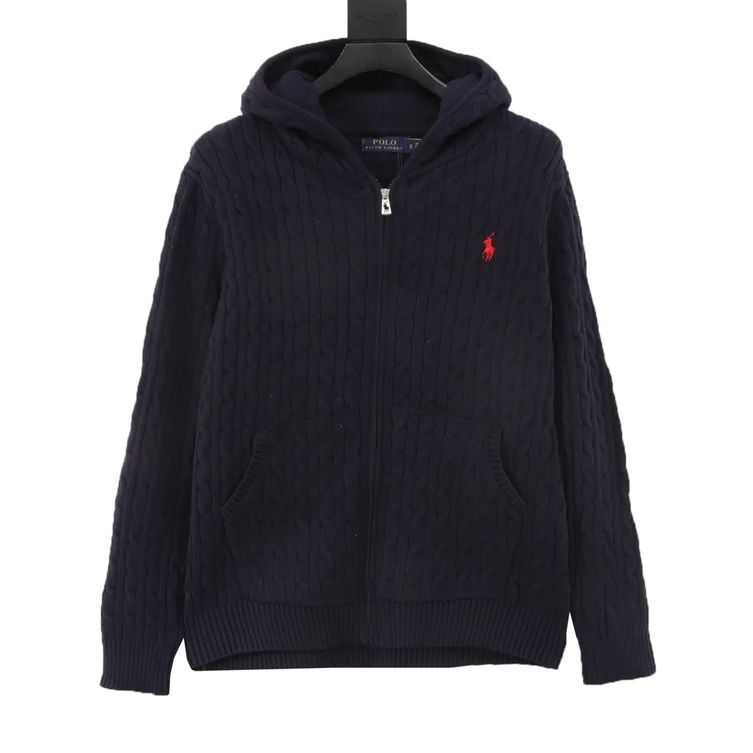 🅿️520 Ralph Lauren 25FW small label knitted zipper jacket Ralph Lauren (RALPH LAUREN) is the "American classic" brand in the fashion industry. Founded by Mr. Ralph Lauren in 1968, it is a high-end fashion brand with a strong American flavor. The styles are highly stylized and should be regarded as the clothing brand that best represents American culture (this can be seen from the fact that the uniforms of the US team in many Olympic Games have been provided by Ralph Lauren). Size: S M L